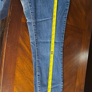 Old Navy Women's Skinny Jeans in Blue